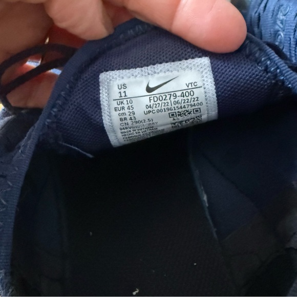 Nike Air Max 270 - Picture 5 of 10